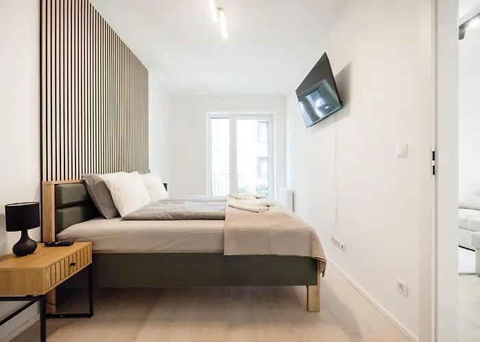 Modern Apartment With Balcony And Parking