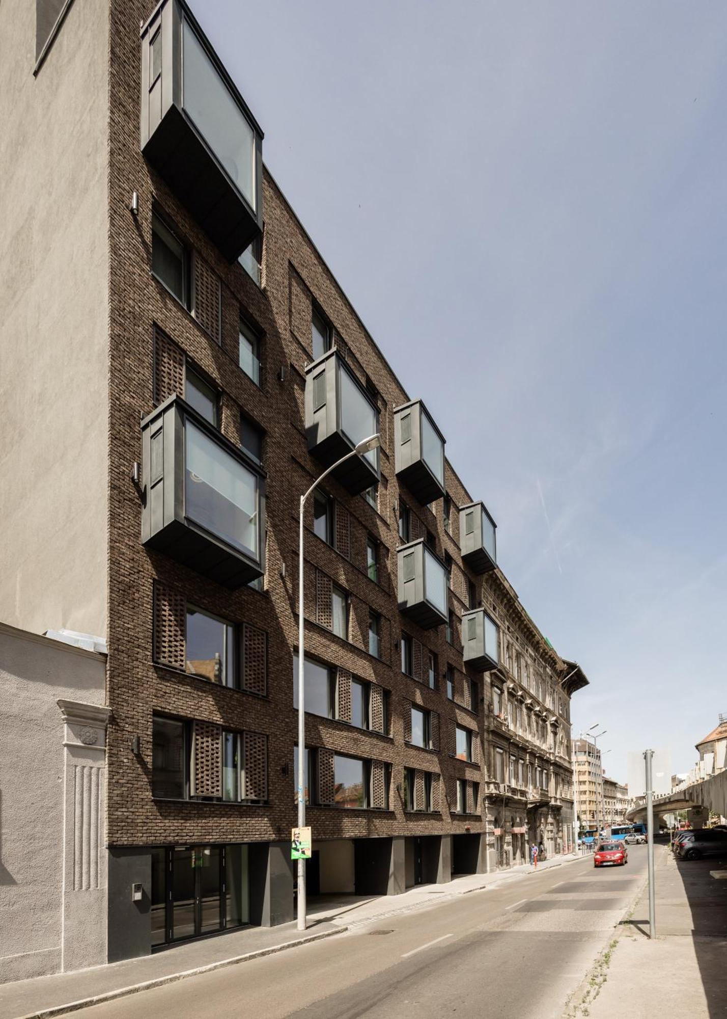 Modern With Balcony And Parking Апартаменты